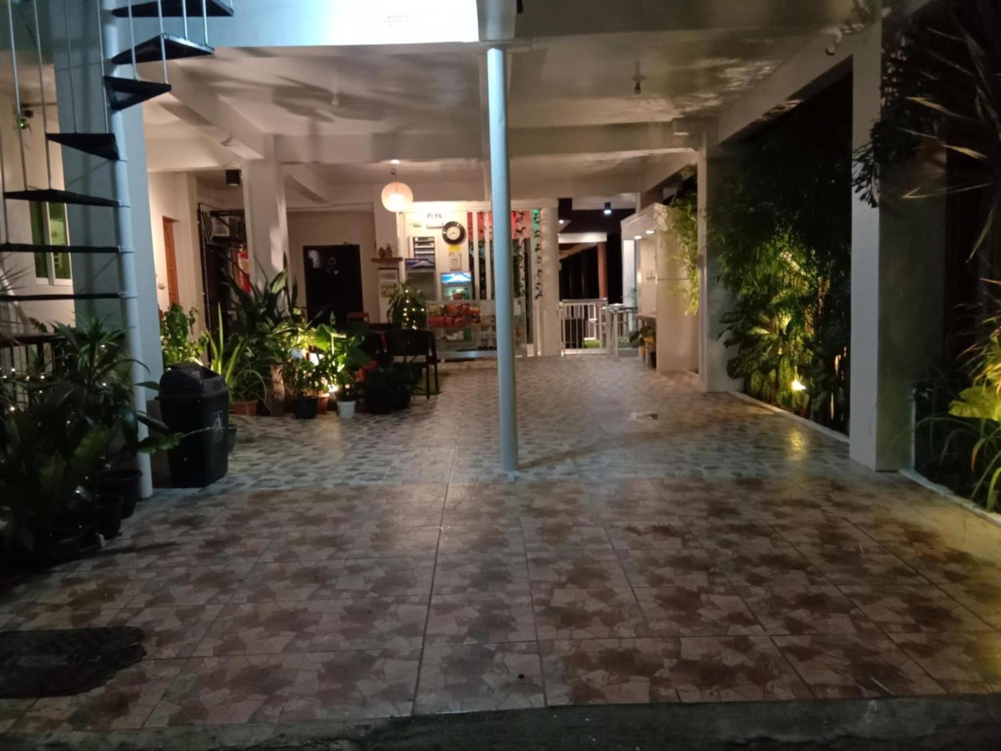 Jcv Rooms Surigao Eksteriør billede